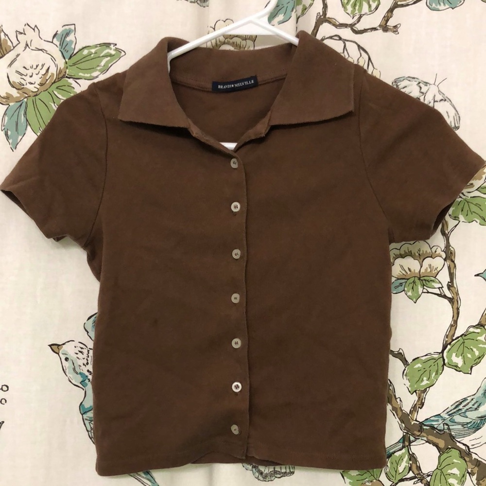 Like new, Brandy Melville collared and cropped button up, size small